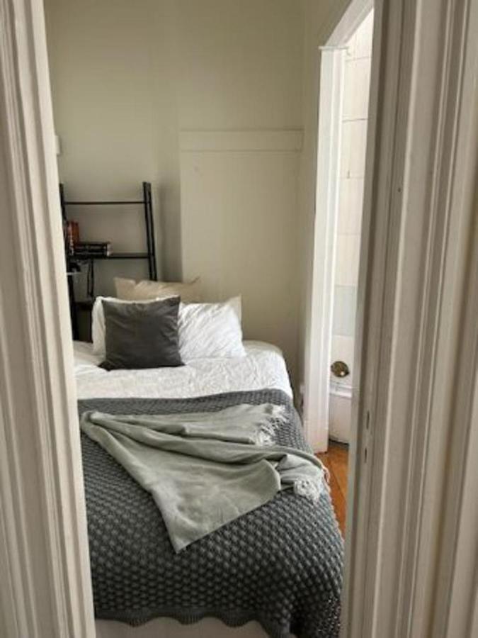 Loft Haven 3 Beds In A 1- Bedroom Gem - 917 *